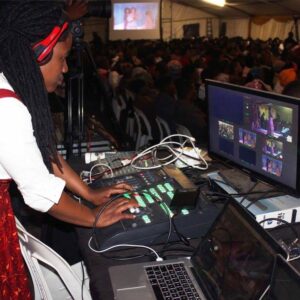 10BThembi running a show2